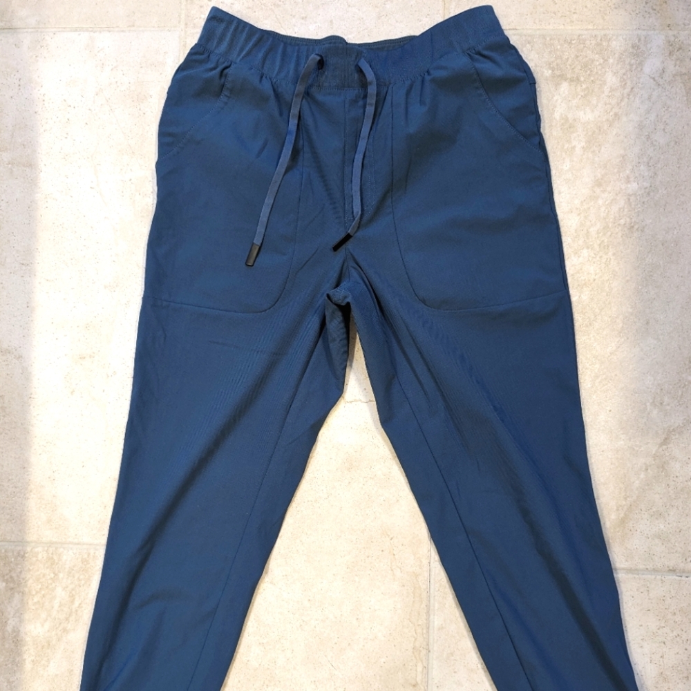 Men's VRST joggers size small